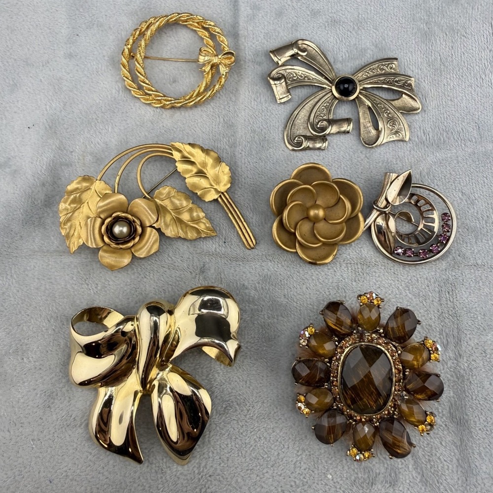Vintage Brooch Lot of 7 Flower Wreath Rhinestone Bow